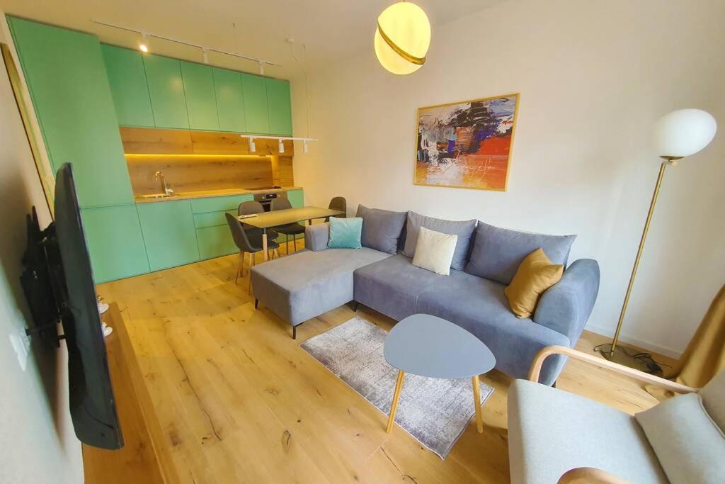 Luxury Green Apartment Prishtine Bagian luar foto