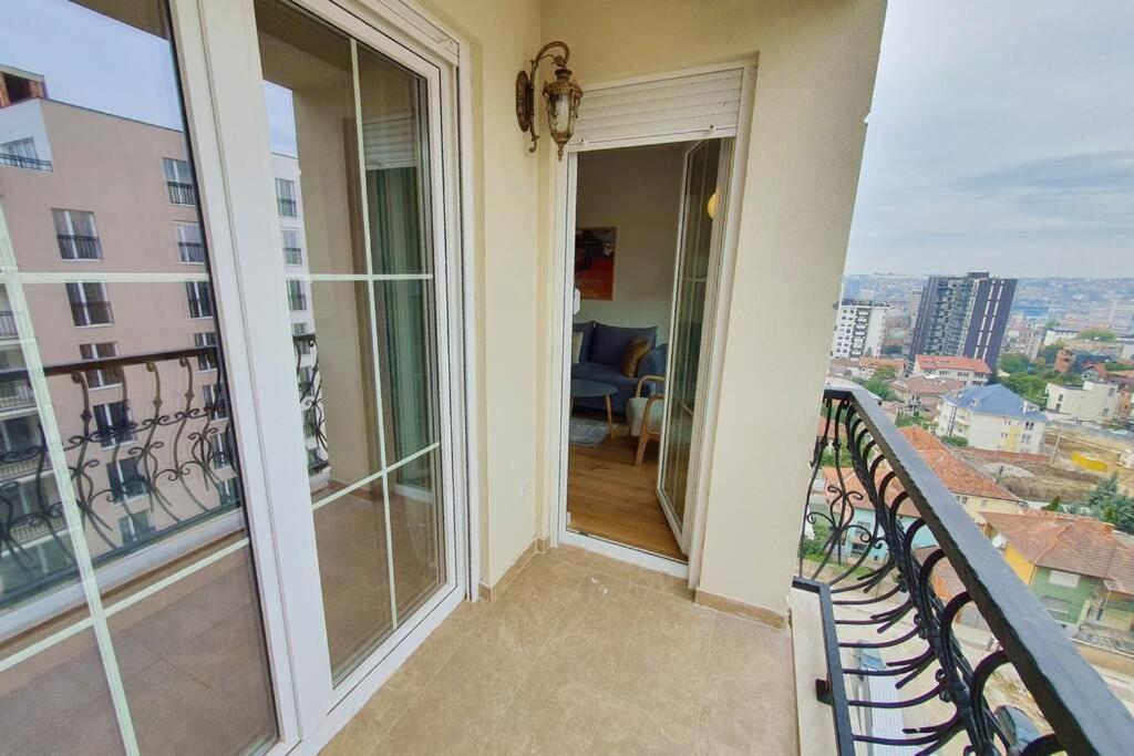 Luxury Green Apartment Prishtine Bagian luar foto