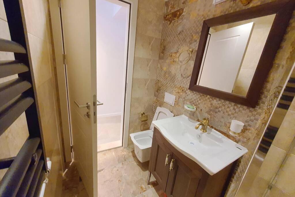 Luxury Green Apartment Prishtine Bagian luar foto