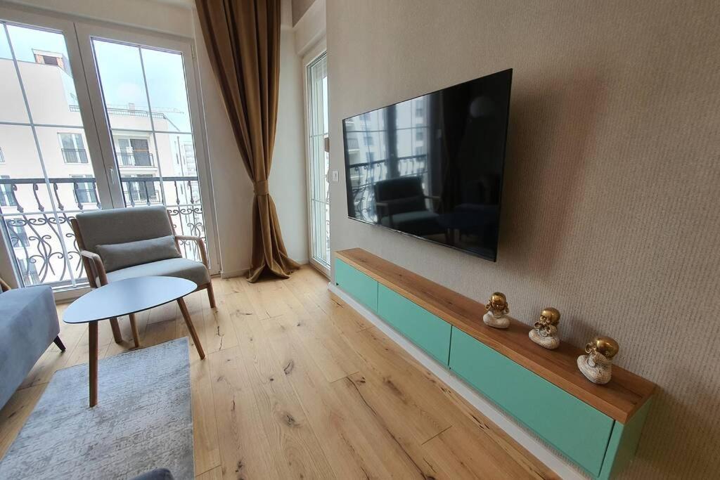 Luxury Green Apartment Prishtine Bagian luar foto