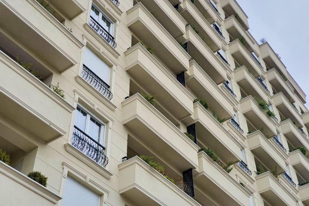 Luxury Green Apartment Prishtine Bagian luar foto
